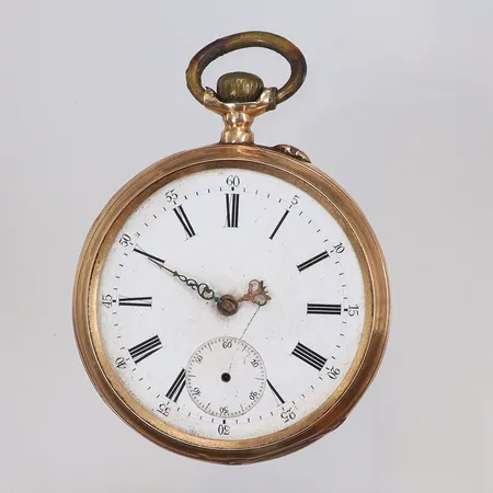 Fickur Ø48mm 14K, defekt (visare saknas, går ej, defekt urtavla, saknar glas, går ej) gravyr, guld i yttre boetten, bruttovikt 79,4g 