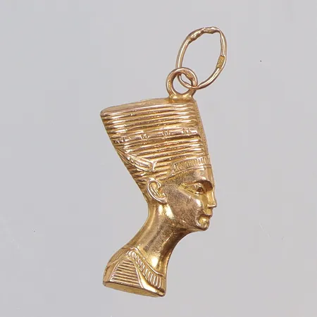 Hänge Nerfertiti, 28x11mm inklusive hängöglan, 18K Vikt: 1 g