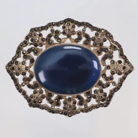 Brosch med blå sten och markasiter, ca60x45mm, lätt förgylld baksida, markasiter saknas, Silver 925/1000 Vikt: 17 g