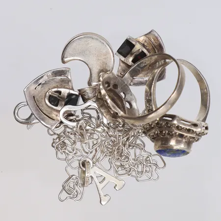 Diverse silver, defekt skevt, delvis med stenar silver 925/1000 Vikt: 18,1 g