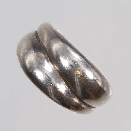 Ring med mönster, stl 17¼, bredd 4-6mm, silver 925/1000 Vikt: 7,2 g