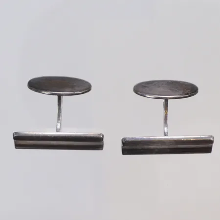 Ett par Manschettknappar, mönstrade K&EC (Ceson) silver 830/1000  Vikt: 12,1 g