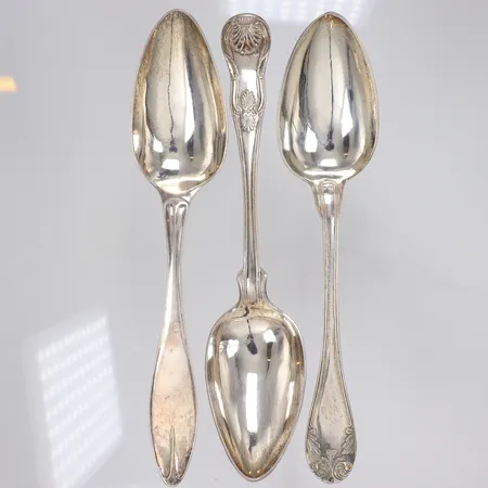 3st Bordsskedar, längd 21,5-22,5cm, gravyr, slitage, delvis tidigt 1800-tal, silver 830/1000 Vikt: 199,2 g
