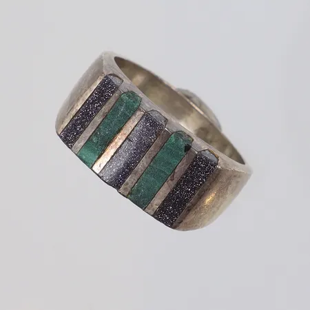 Ring med färgade stenar stl 21 bredd 5-10, Mexico silver 925/1000 Vikt: 16,1 g