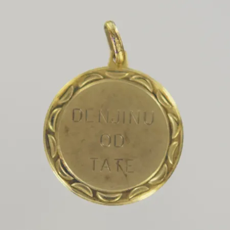 Hänge, längd 2,5 cm, bredd 2 cm, graverad, 14K Vikt: 1,4 g