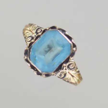 Ring med sten, Ø 18 mm, bredd 12 mm, matt sten, 14K Vikt: 2 g