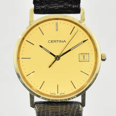 Herrur Certina 14K, boett Ø34 mm, quartz, datum, läderband, EOL 158.9289.65, graverad bakboett, behov av batteribyte, bruttovikt 26,5g.