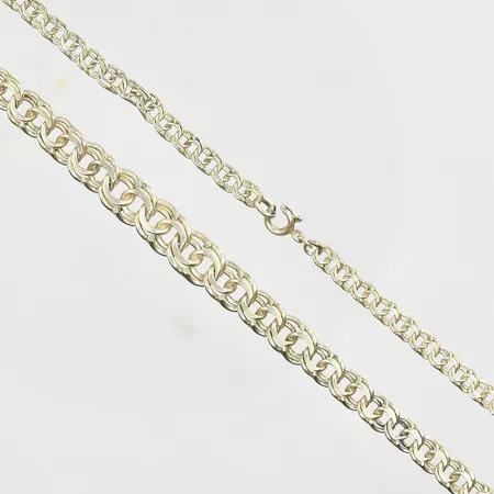 Collier Bismarck, doserad, längd 45 cm, bredd 4-8 mm, ojämn/klämskada på länk, dålig defekt lås, 825/1000 silver.  Vikt: 15,6 g