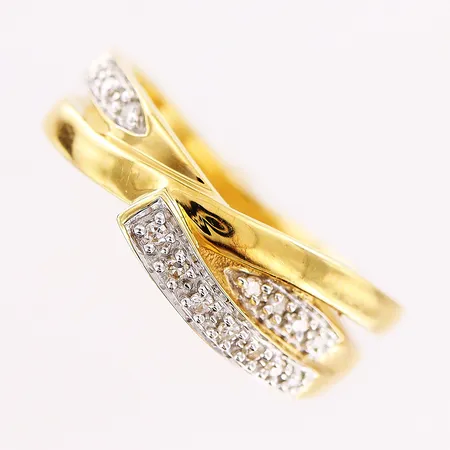 Ring, 8/8 slipade diamanter 13 x ca 0,005ct, stl 18¾, bredd 2-7,5mm, GHA, 18K Vikt: 6,4 g