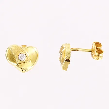 Ett par örhängen, stenar, hjärtan, 7x7mm, nagg, 18K. Vikt: 0,7 g