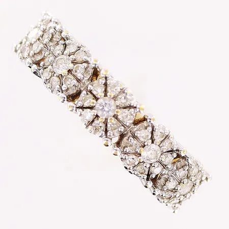 Ring, diamanter 40 x ca 0,005ct 8/8 slipade, 5 x ca 0,02ct, briljantslipade, stl 16, bredd 2,5-4,5mm, gravyr, Guldfynd,18K Vikt: 2,4 g