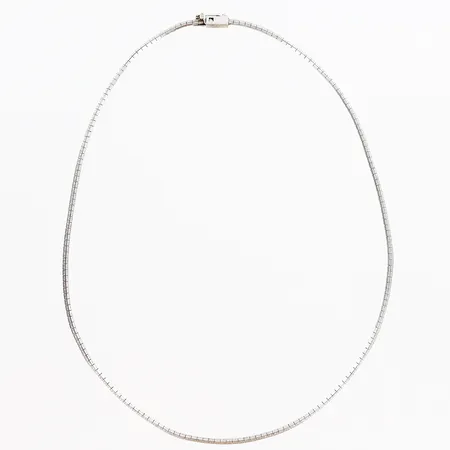 Collier 42,5cm, bredd 2mm, halvstel modell, silver 830/1000. Vikt: 11,4 g