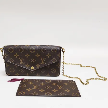 Väska Louis Vuitton Pochette, Monogram Canvas, M61276, datumkod SF4200, avtagbar kedja i guldfärgad metall, uttagbar innerpochette, bruksskick med smärre bruksfläckar på insida, viss lukt, klient kvitto kopia 2020, inga tillbehör. 