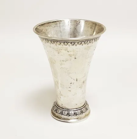 Pokal, höjd: 13cm, personlig gravyr, bucklig fot, silver 830/1000 Vikt: 124,9 g