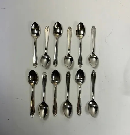 12 kaffeskedar, modell Vasa, längd 12 cm, GAB, tillverkade 1990-tal, 830/1000 silver. Vikt: 171,1 g
