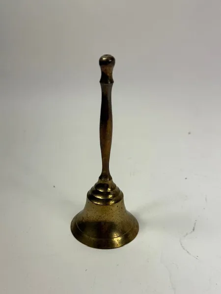 Bordsklocka, etikettmärkt äkta Mässing, höjd ca 13½ cm, Mässing.
