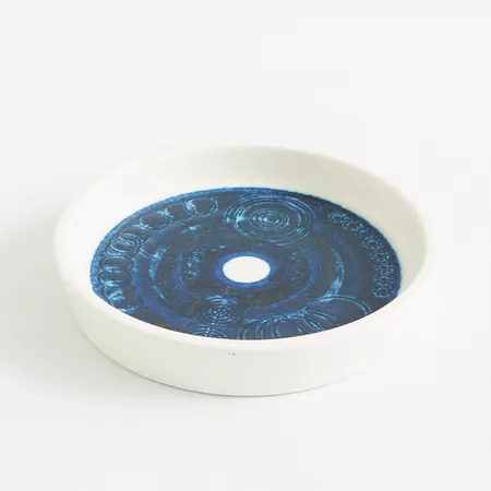 Fat Ø18cm, "Sarek", formgivare: Olle Alberius för Rörstrand, höjd: 4cm, handmålat stengods, Skickas med paket.