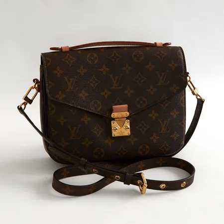 Väska Louis Vuitton, Pochette Métis, monogram canvas, modellnummer M44875, datumkod: DU4250, år 2020, mått 25 x 19 x 7cm, axelrem, dustbag, repigt spänne/lås, dustbag Vikt: 0 g