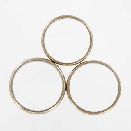 Tre ringar, stl 17¼ - 18¾, gul/vitguld, gravyr, 18K Vikt: 9,9 g