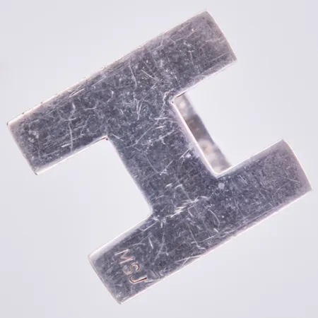 Ring "H", stämplad MSJ samt 925, stl: 17½, bokstav ca 26x24mm, silver Vikt: 17,8 g