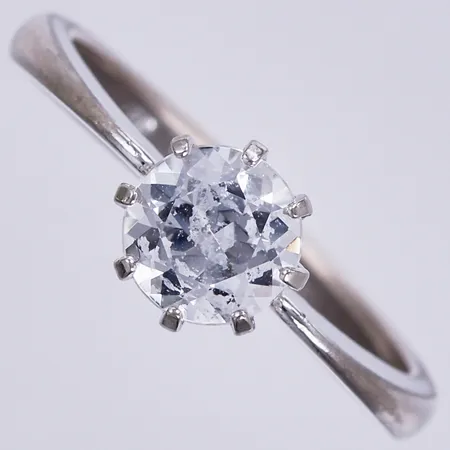 Ring med vit sten, stl: 16, svenk importstämpel, 925/1000 silver Vikt: 2,2 g