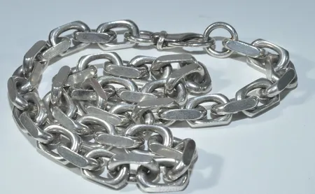 Halsband lagd 45 cm, bredd 5 mm,   silver  Vikt: 124,1 g