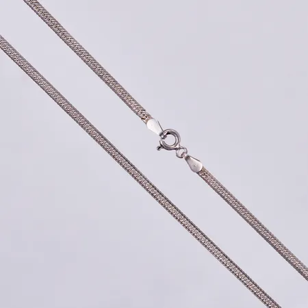 Kedja längd ca 41cm, bredd ca 3mm, 925/1000 silver Vikt: 6,6 g