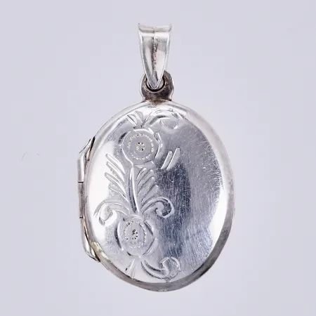 Medaljong längd ca 22mm, bredd ca 14mm, 925/1000 silver Vikt: 2,5 g