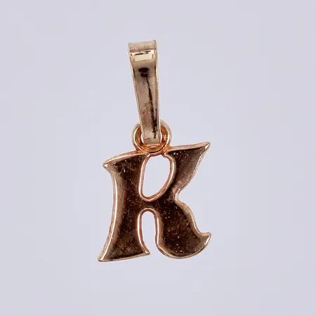 Hänge K, längd: ca 1,2cm, bredd: ca 6mm, 18K Vikt: 0,3 g