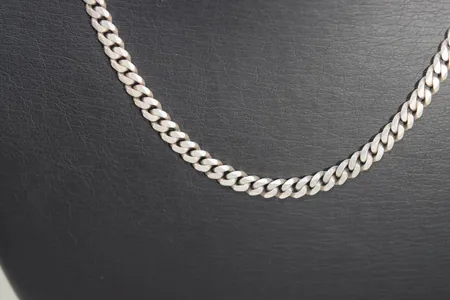  Halskedja ,  längd 45,5 cm , bredd  3,90 mm , silver 925/1000 Vikt: 25 g