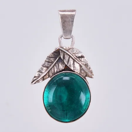 Hänge med plast, längd ca 5,5cm, bredd ca 7-30mm, Pie 925/1000 silver Vikt: 16,8 g