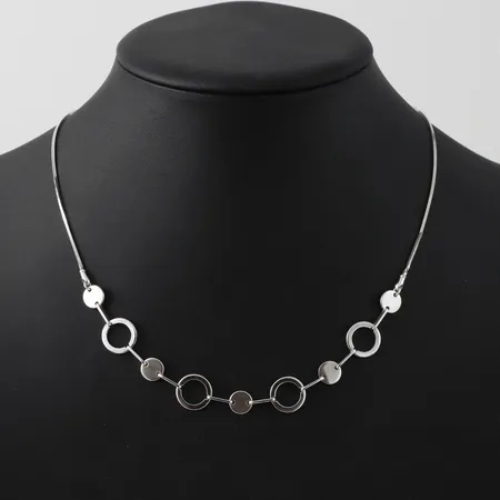 Halssmycke, längd 46+5cm, Guldfynd, silver Vikt: 11,6 g