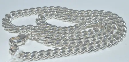 Halskedja , längd  45 cm, bredd 6 mm ,silver 925 /1000 Vikt: 43,9 g