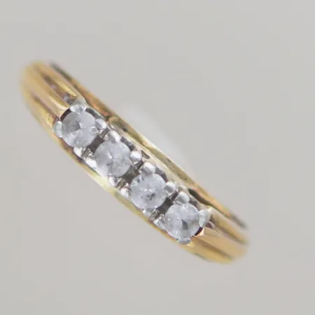 Ring med stenar, Ø 17,25 mm, Bredd 2-4,5 mm höjd 5 mm, 18k Vikt: 4,6 g