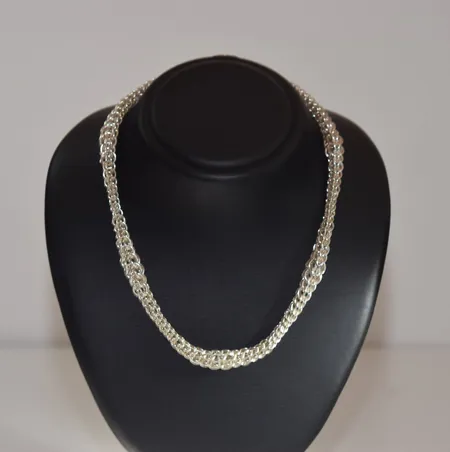 Halskedja , längd  49 cm ,breed  6,34-10,12 mm ,silver 925/1000 Vikt: 78,7 g