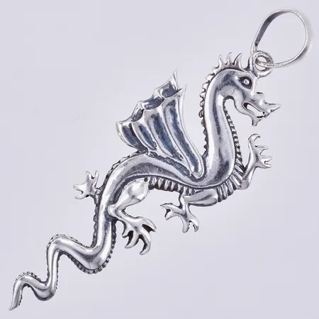 Hänge längd ca 5,5cm, bredd ca 1-2cm, 925/1000 silver  Vikt: 5,3 g