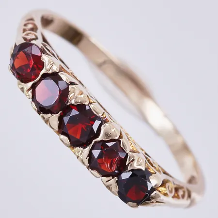 Ring med granater, nagg, stl: 18 ¼, bredd ca 2-4mm, 9K Vikt: 2,5 g