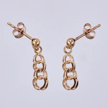 Ett par örhängen, Bismarck, längd: ca 1,8cm, bredd: ca 3-5mm, 18K  Vikt: 1,2 g