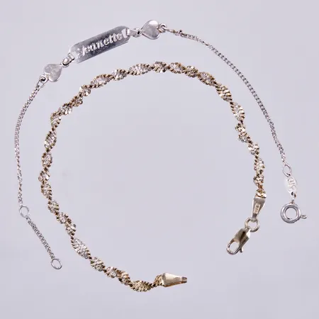 Två armband, längd: ca 16/18cm och 18,5cm, graverat, defekt, 925/1000 silver  Vikt: 5,7 g