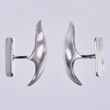 Ett par manschettknappar, längd: ca 3cm, bredd: ca 14mm, design: Elon Arenhill, år 1965, 830/1000 silver  Vikt: 7,8 g