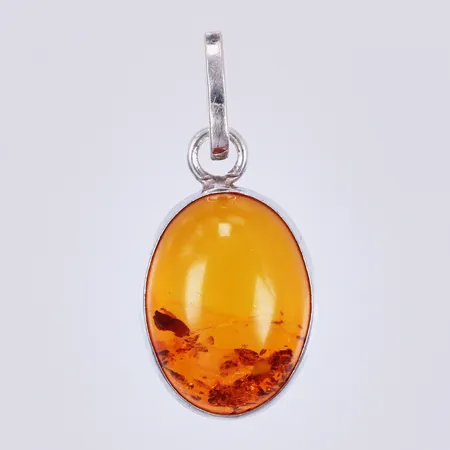 Hänge med bärnsten, längd: ca 2,5cm, bredd: ca 12mm, 925/1000 silver  Vikt: 1,2 g