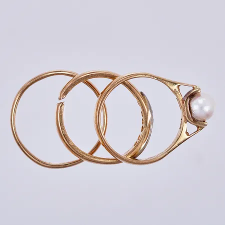 Tre ringar, graverade/trasiga, 20K  Vikt: 14,2 g