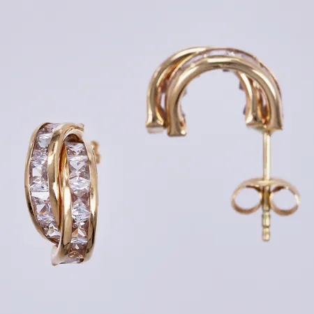 Ett par örhängen med vita stenar, längd: ca 1cm, bredd: ca 6mm, GHA, 18K  Vikt: 1,9 g