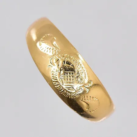 Ring, stl 16¾, bredd 2-6,5mm, 18K Vikt: 2,3 g