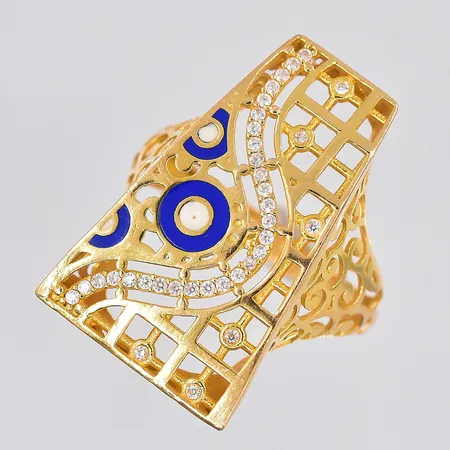 Ring, stl 18, vita stenar, emaljdetaljer, ovansida 27x11-17mm, 21K Vikt: 6,8 g