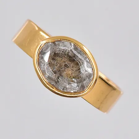Ring med vit sten, stl 18, 18K Vikt: 4,6 g
