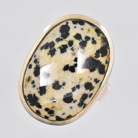 Ring med facettslipad sten, stl 18¼, öppen skena, silver Vikt: 10,2 g