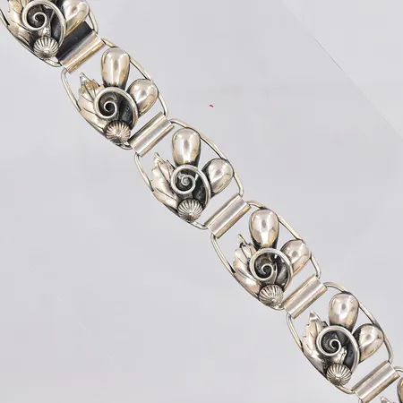Armband, ca 19cm, bredd 21mm, år 1951, silver Vikt: 32,3 g