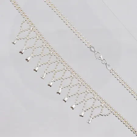 Collier, 43cm, bredd 4-20mm, GHA, 925/1000 silver Vikt: 15 g
