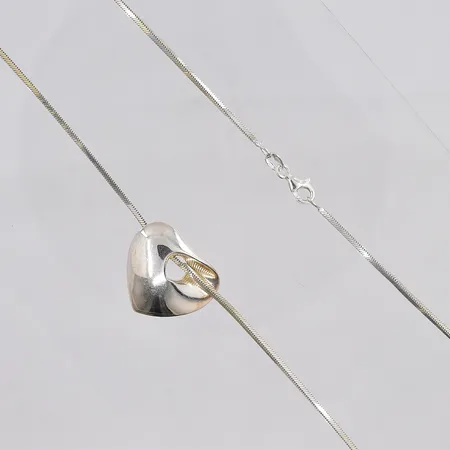 Kedja 42cm, hänge hjärta, stl 21x23mm, GHA, silver Vikt: 13 g